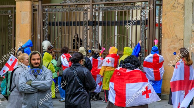 Un miliardario vuole riportare la Georgia nell’orbita della Russia
