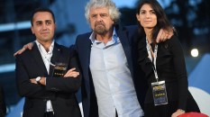 Caos Raggi, Grillo diventa garantista