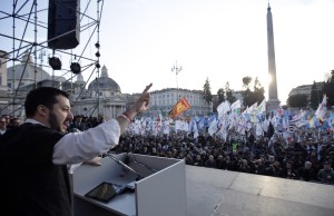 Il leader della Lega Nord, Matteo Salvini, a Roma, piazza del Popolo.