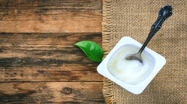 Yogurt dolce, troppi zuccheri nel vasetto per bambini