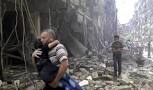 Civili sotto i bombardamenti ad Aleppo